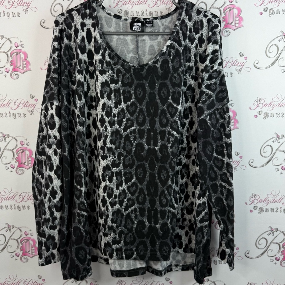 Moto streetwear long sleeve animal, print Chic Black and Gray Long Sleeve Top
